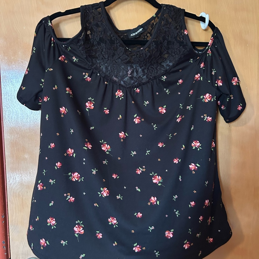 Floral Lace Cold Shoulder Top